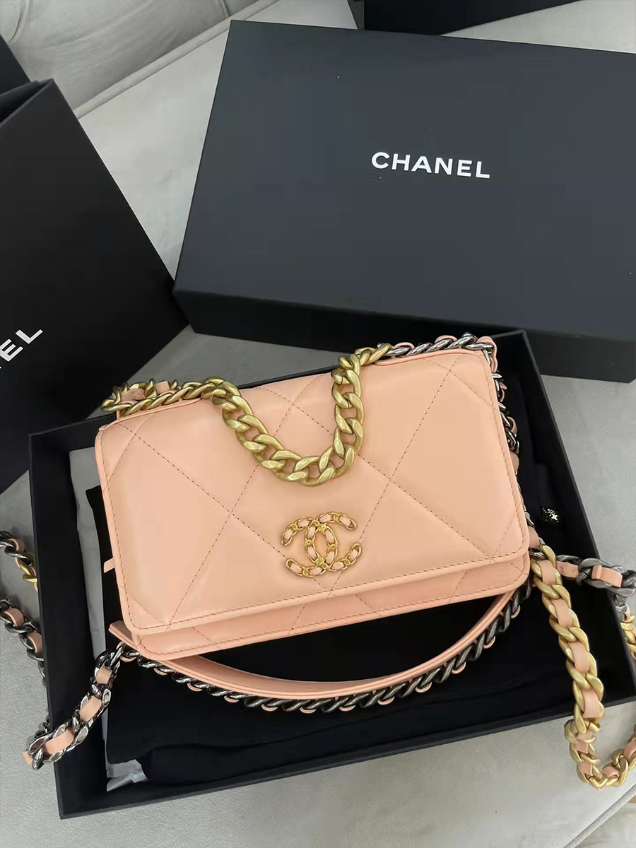 Chanel 19 Chanel wallet on chain Pink Leather ref330255  Joli Closet