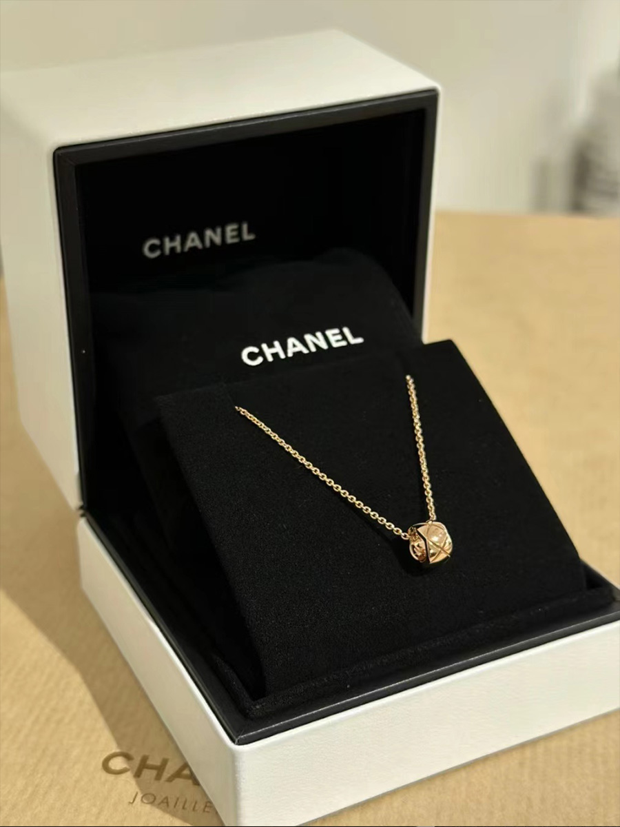 Shop CHANEL Coco Crush necklace (J12306) by sethlo | BUYMA