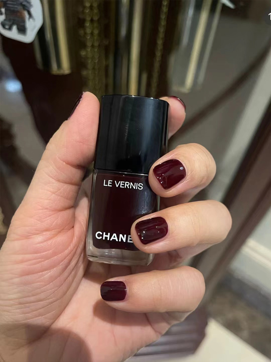 LE VERNIS Nail colour 155 - Rouge noir