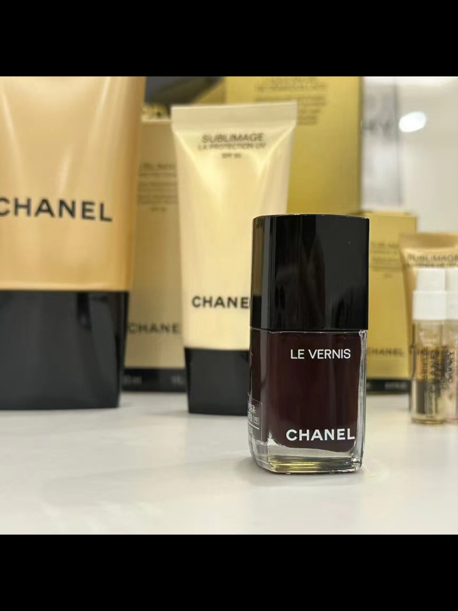 Chanel Le Vernis Nail | 155 Noir Glamour Colour QX Rouge