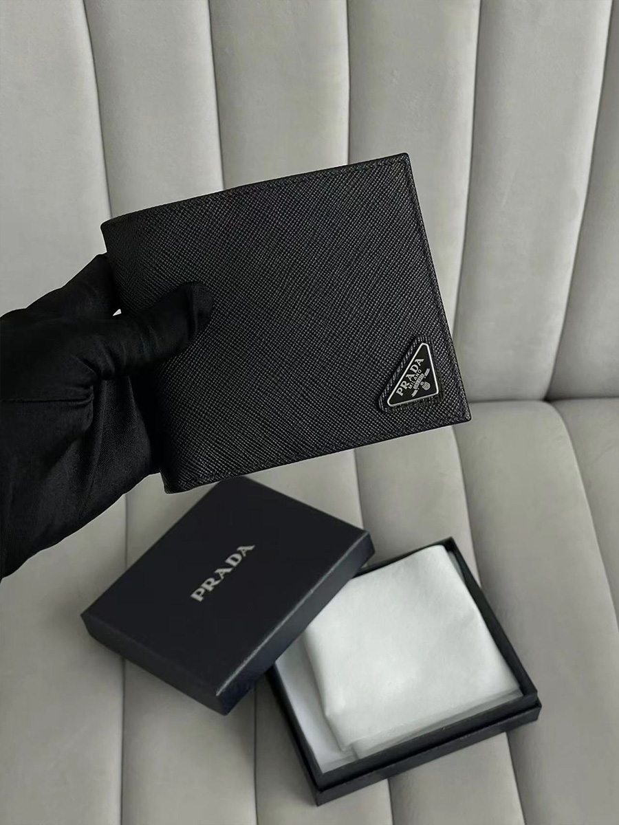 Leather wallet Prada Black in Leather - 32279168
